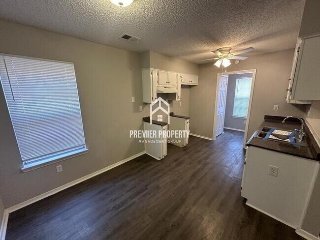Building Photo - 4578 N. Summer Creek - Available Now!
