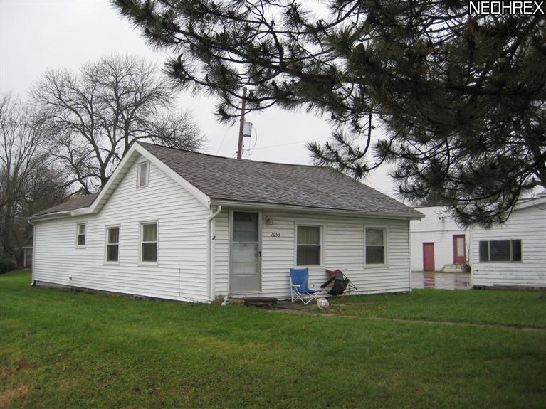 Building Photo - 1057 N Aurora Rd