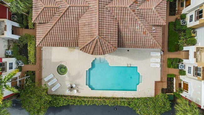 Foto del edificio - 1801 Coastal Bay Blvd