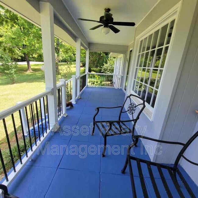 Building Photo - 201 Farlow Dr