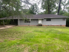 Building Photo - 2718 E Benwood Dr