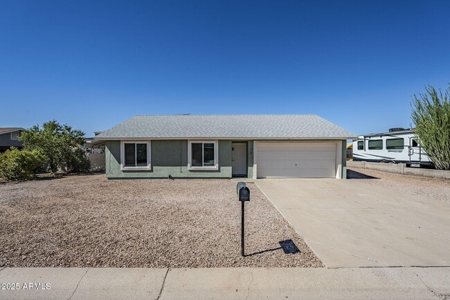 Building Photo - 678 S Silver Dr