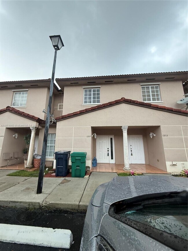 Foto del edificio - 13717 SW 171st Ln