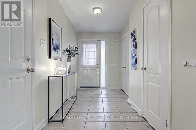 Photo du bâtiment - 33 Brownridge Pl