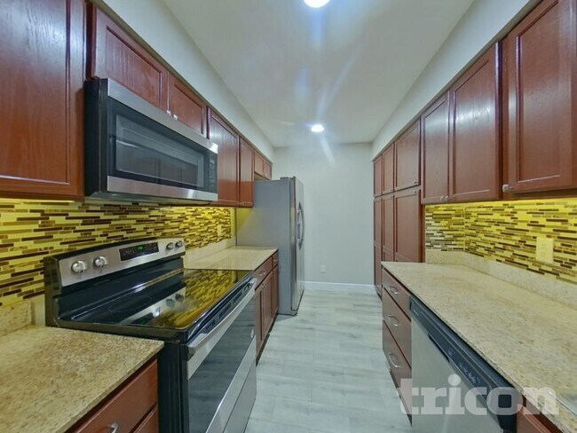 Building Photo - 8104 Plunkett Ave