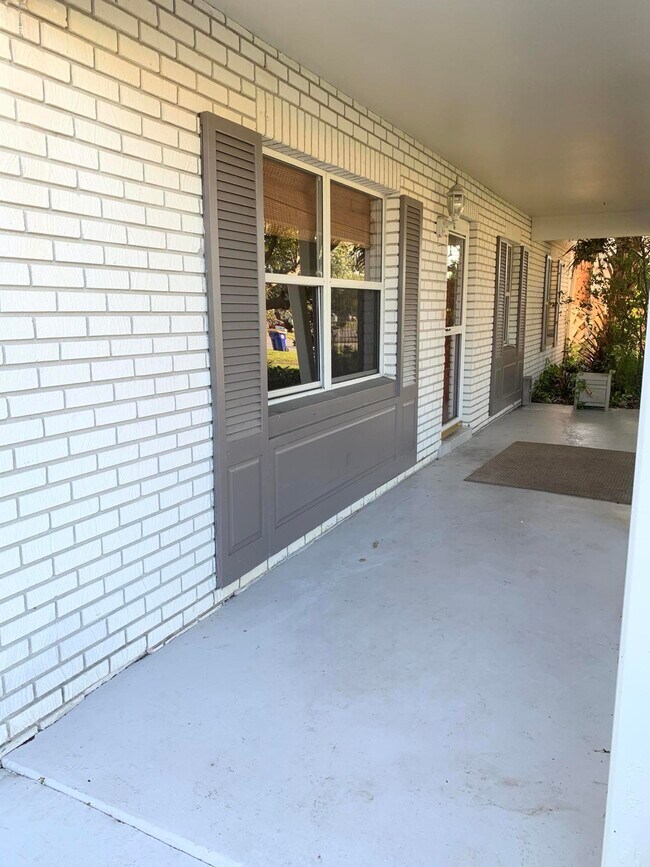 Foto del edificio - 905 Levitt Pkwy