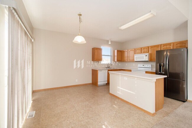 Foto del edificio - 14002 Kelly Dr