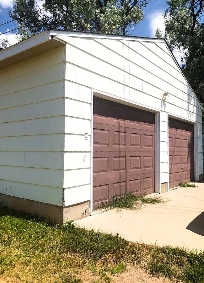 Building Photo - 2582 W Jackson St