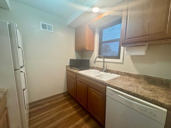 Building Photo - 4125 L St