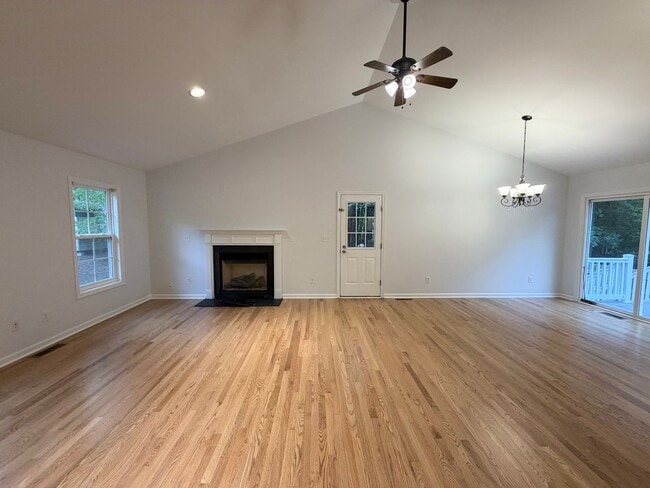 Foto del edificio - 7838 Bridgeport Rd