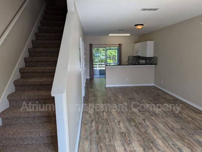 Foto del edificio - 404 Wilton Cir