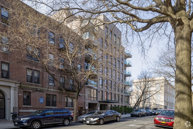 Building Photo - 998-1000 Union St