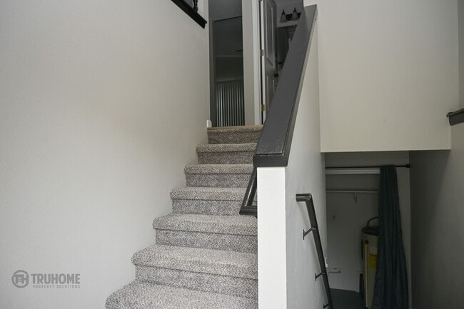 Building Photo - 1714 Duplex