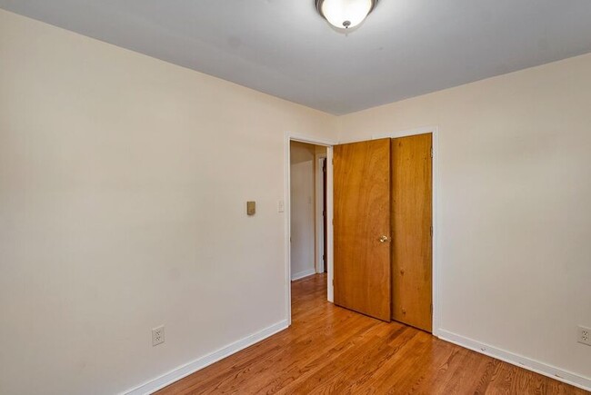 Building Photo - 3702 Broadgate Dr
