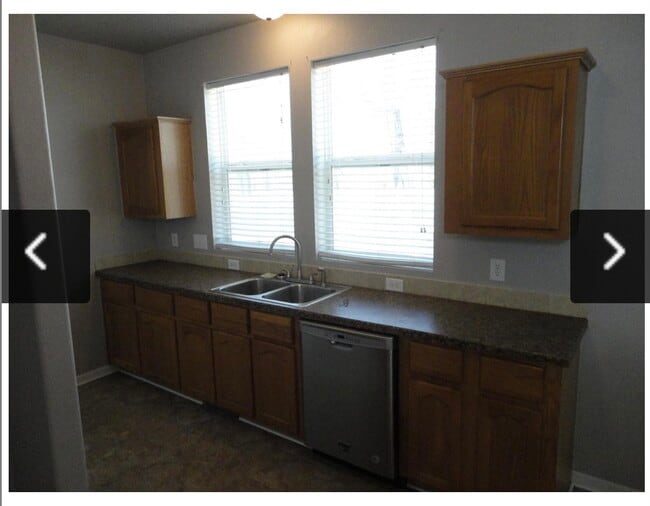 Building Photo - 105 Hemingway Ct