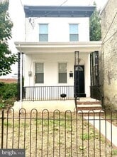 Building Photo - 1610 N 27th St