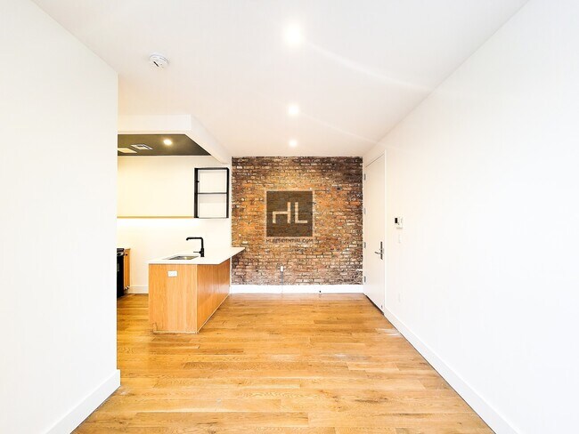 Foto del edificio - 437 Throop Ave