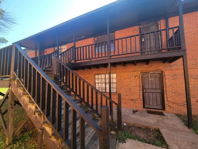 Building Photo - 3380 Shady Oaks St