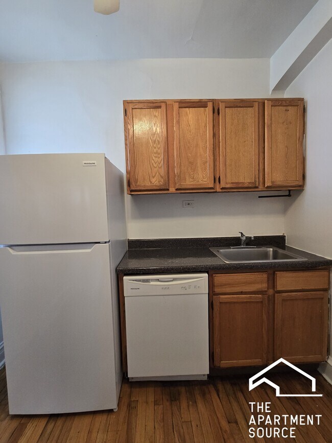 Building Photo - 4931 N Whipple St