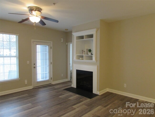 Building Photo - 10125 Westmoreland Rd