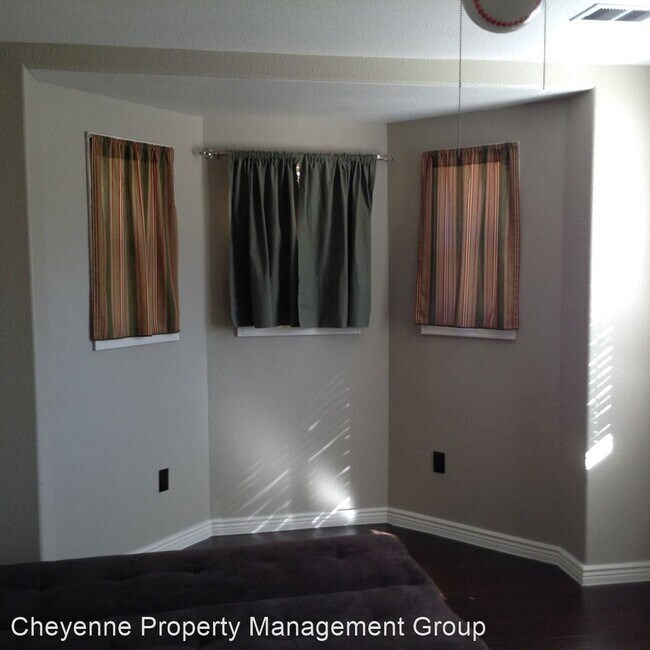 Foto del edificio - 3 br, 2 bath House - 622 West. 24th Street