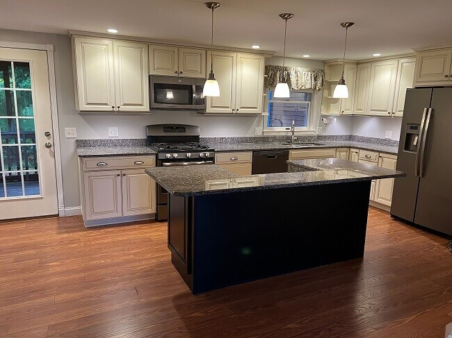 kitchen - 4 Cortland Cir