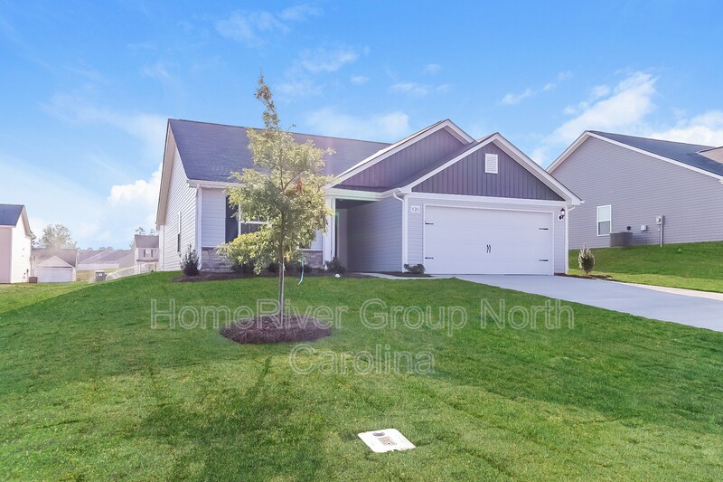 526 Belcaro Dr, Kings Mountain, NC 28086 House for Rent in Kings