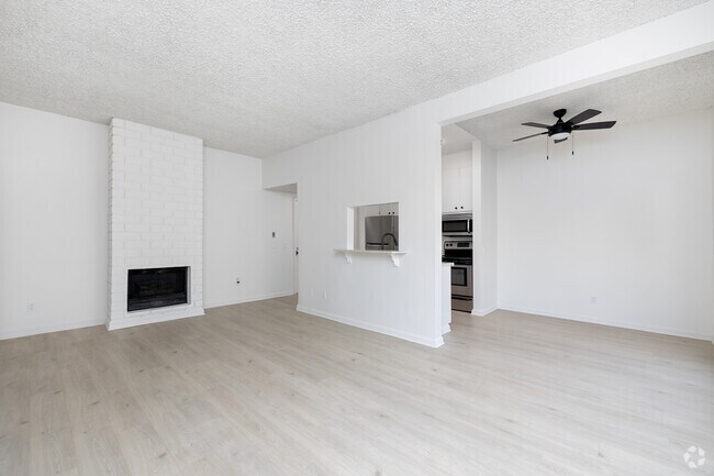 1 dormitorio, 1 baño - 650 pies cuadrados - Sala de estar - 1450 Midvale