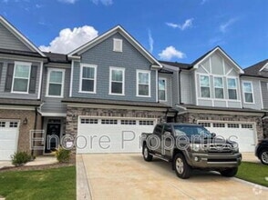 Building Photo - 304 Kephart Way