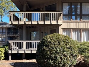 Building Photo - 222 Foxkroft Dr