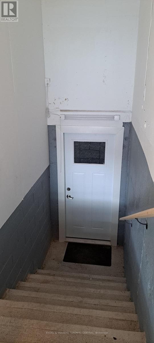 Building Photo - 14 Hillman Dr