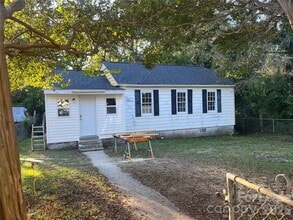 Building Photo - 4723 Linden St