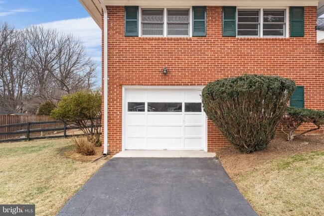 Building Photo - 12 Earlybird Ave