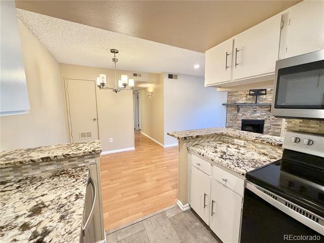 Foto del edificio - 4400 S Quebec St