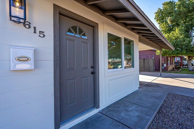 Foto del edificio - Lovely Chandler Home near everything!