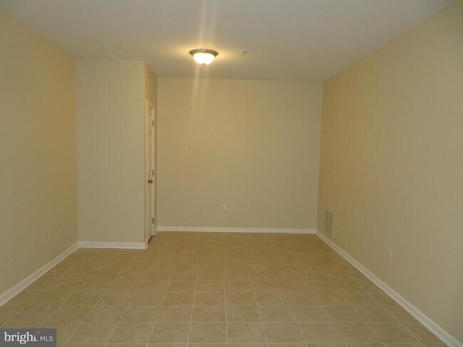 Building Photo - 3700 Bedford Dr