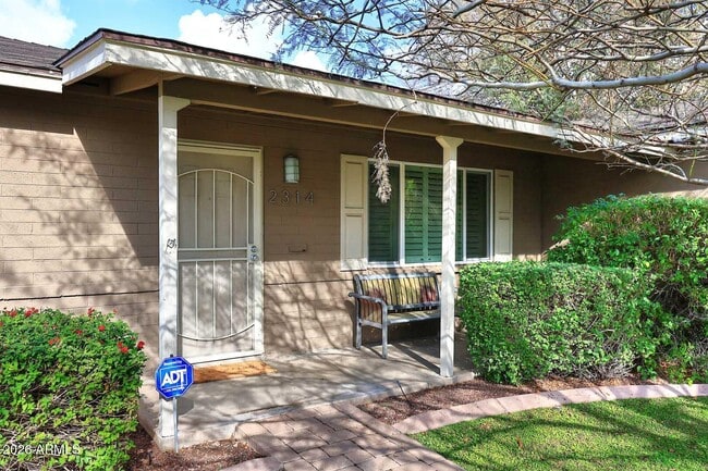 Building Photo - 2314 E Montecito Ave