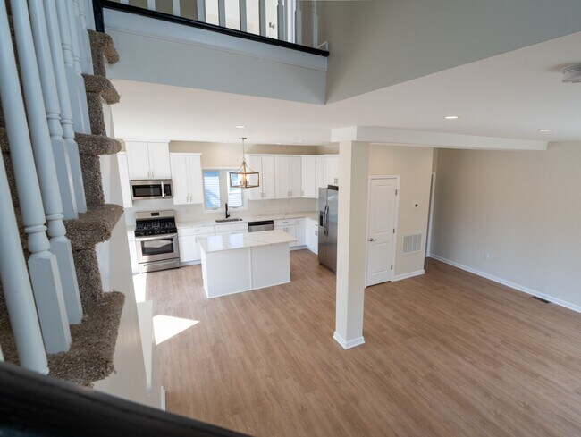 Building Photo - 97 Main St