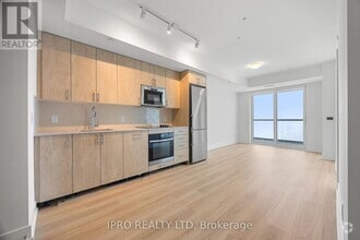 Building Photo - 2545-2545 Simcoe St N