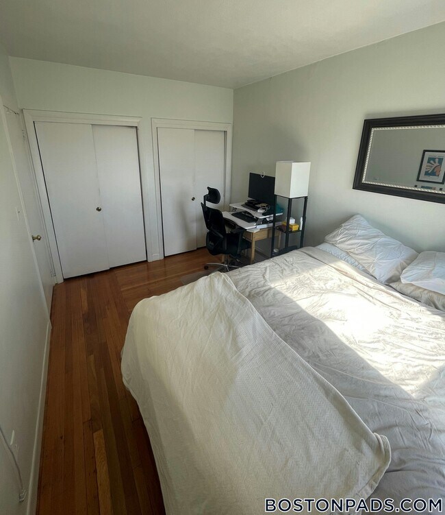 Foto del edificio - 922 Beacon St