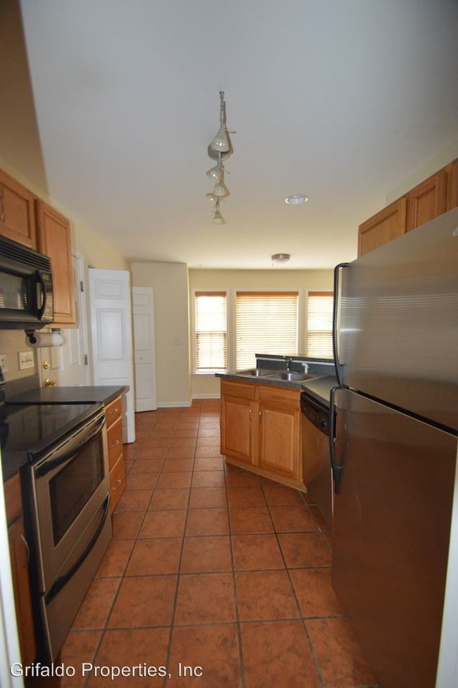 Building Photo - 239 E Ivybridge Dr