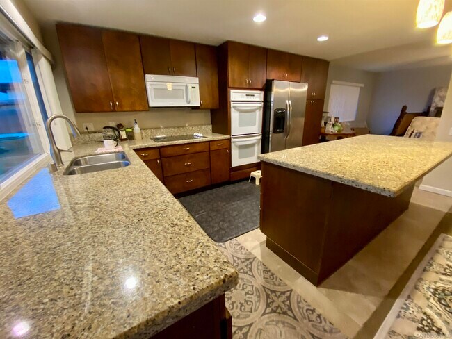 Building Photo - 12608 Mantilla Rd