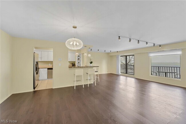 Foto del edificio - 12500 Edgewater Dr