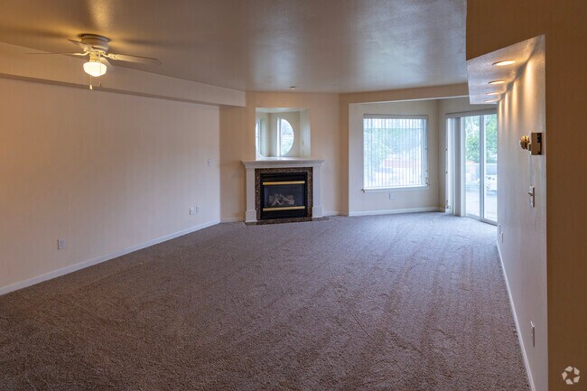 Living Room - Admirals Cove