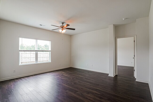 Building Photo - 5681 Timber Leaf Lp