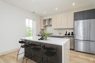 Building Photo - 178 Saint Alphonsus St