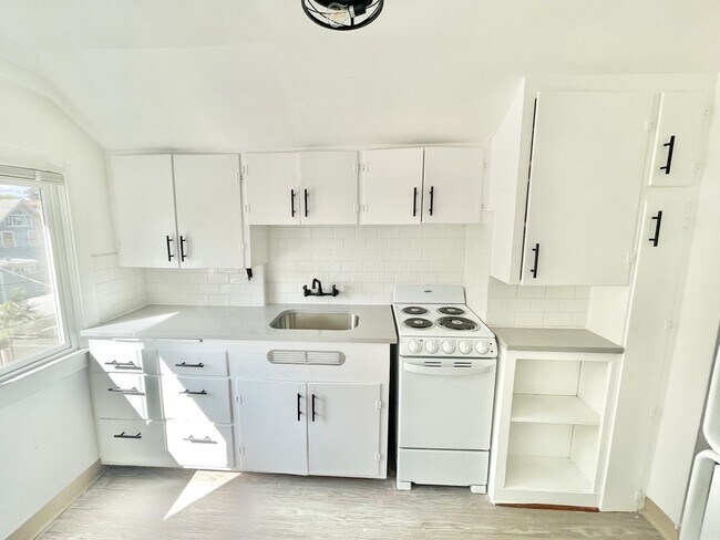 Foto del edificio - Gorgeous Remodeled 2 Bed, 1 Bath on South Hill!
