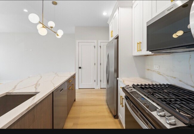 Foto del edificio - 5006 S Prairie Ave