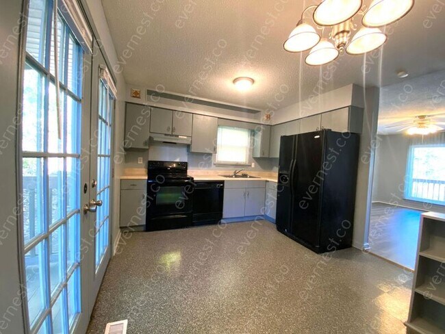Building Photo - 739 S Germantown Cir