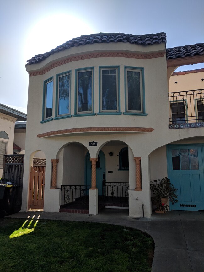 front of unit - 525 S Murphy Ave